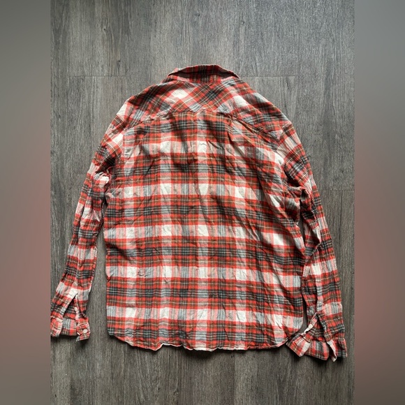 Patagonia Red and Green Plaid Casual Shirt - Picture 5 of 5